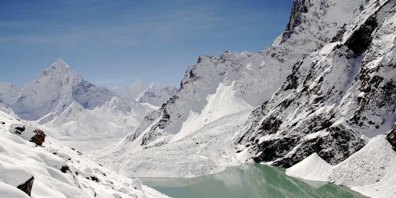 VB.NET多线程技术驱动新闻实时推送：从复古新闻到现代报道的性能优化实践