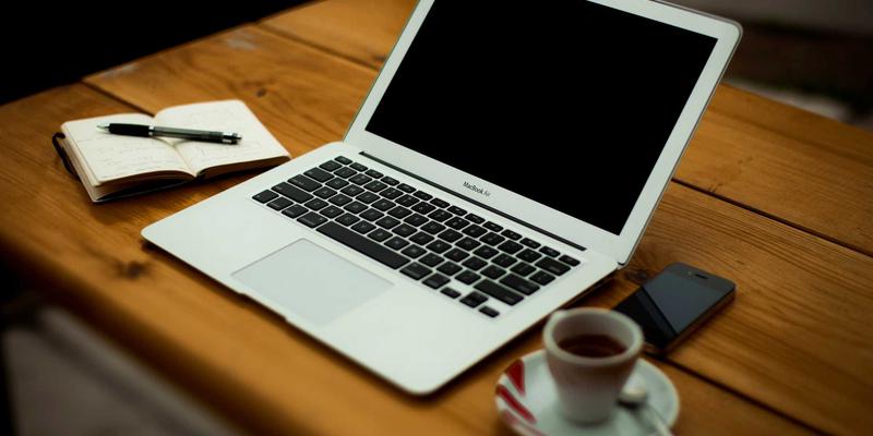 VB新闻12：信息门户如何通过深度行业分析重塑新闻资讯生态