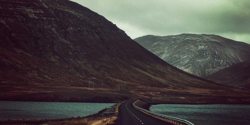 VB新闻36：复古新闻浪潮下的行业分析与未来展望