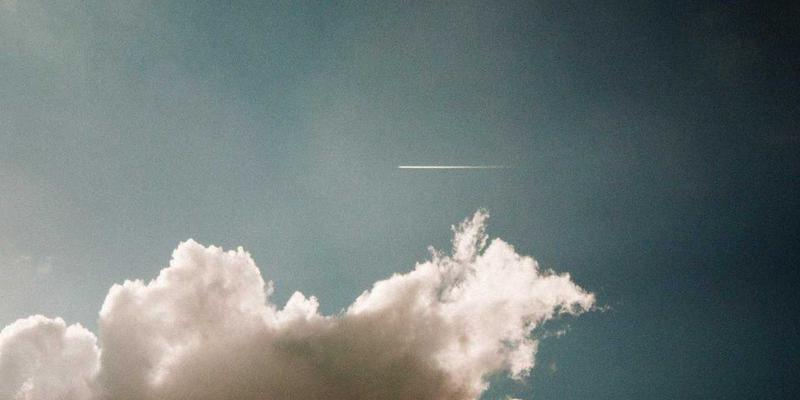 VB新闻5:复古新闻浪潮下的行业分析与报道新范式