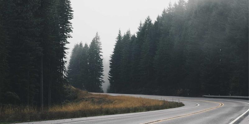 VB新闻数据可视化实战：用Chart控件与Power BI深度解析行业趋势