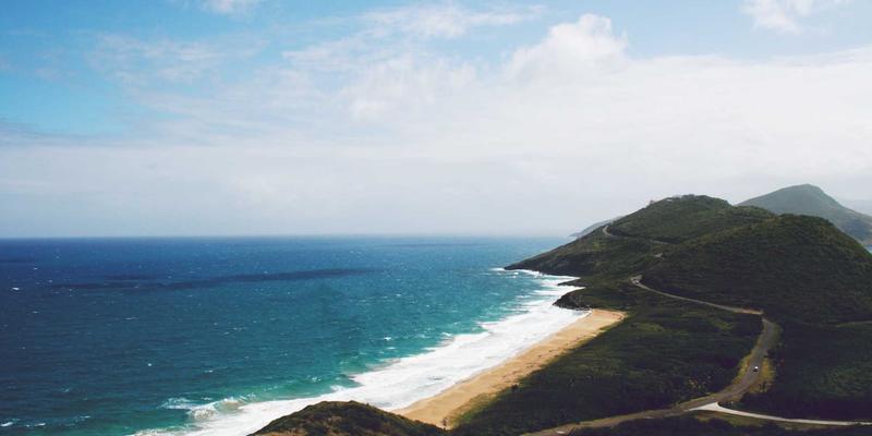 VB新闻最佳实践:融合复古新闻质感与现代资讯传播的行业分析