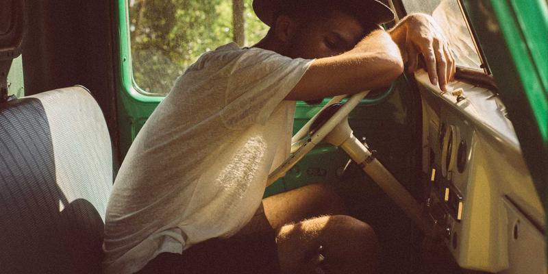 从协同过滤到内容分析：基于VB的新闻推荐算法演进与复古新闻挖掘实践